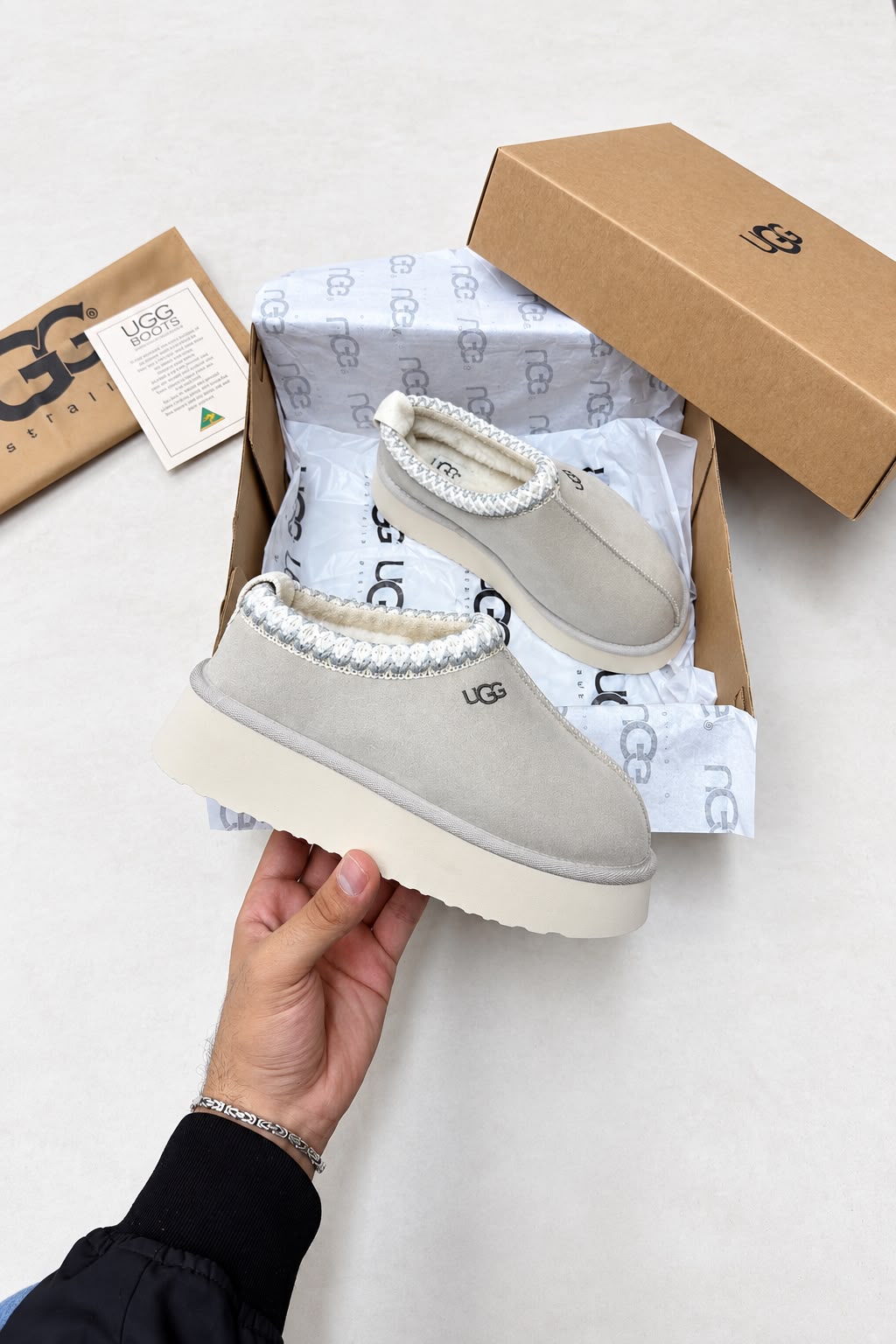 UGG Tazz Slipper Cream
