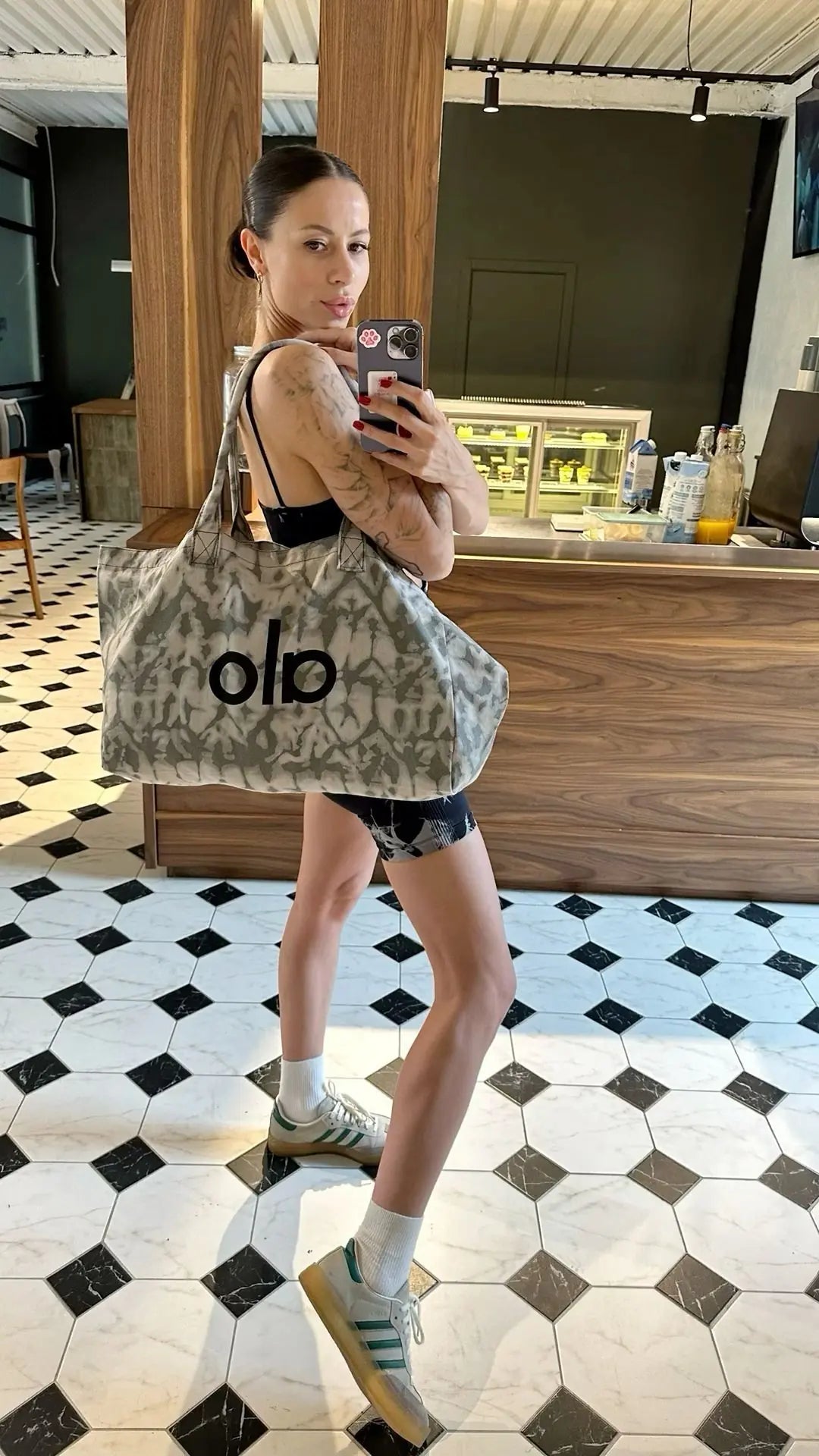 Alo Yoga iconic Shopper Grey Tiedye Askılı Gündelik Veya Spor Çanta