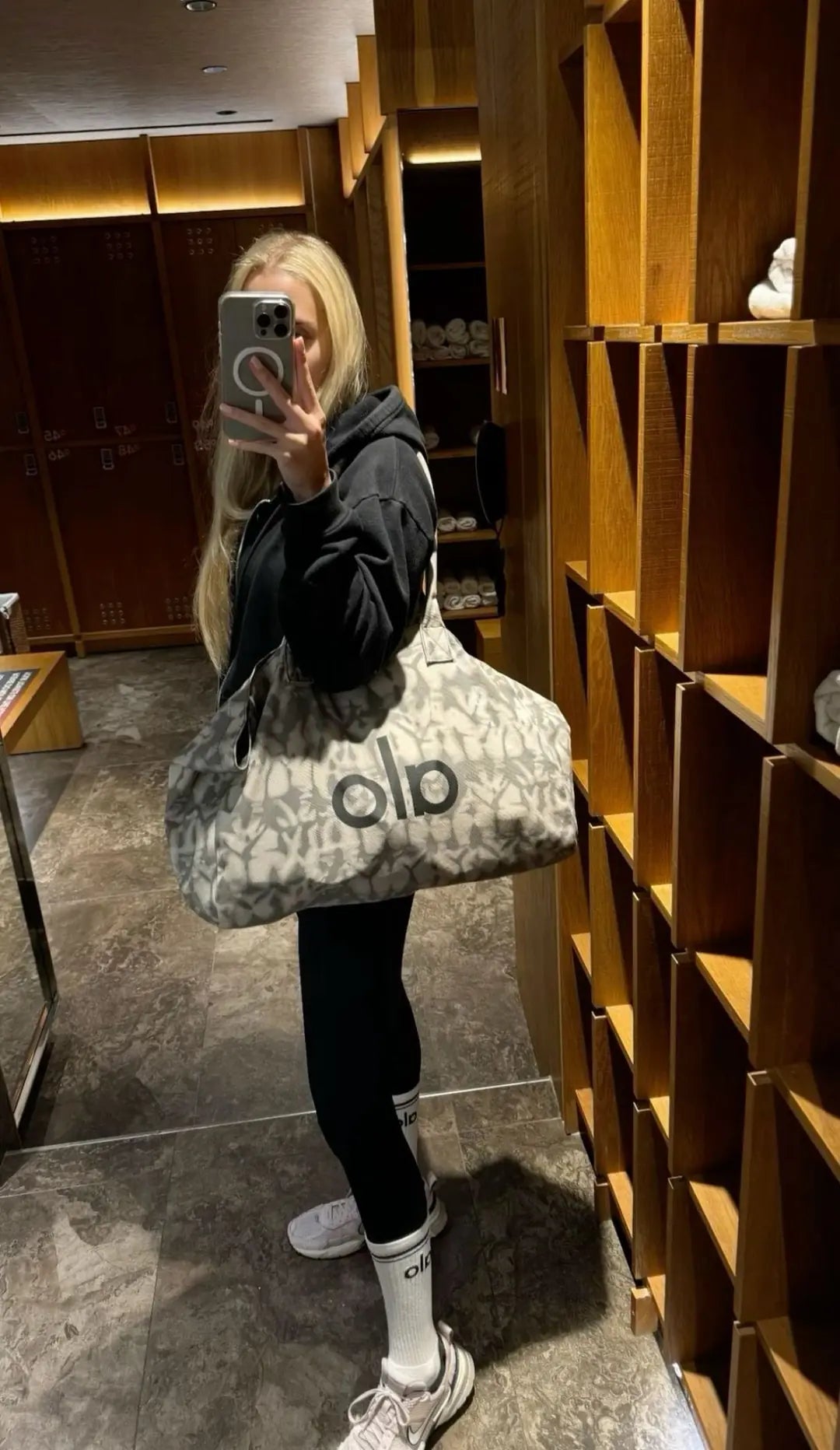 Alo Yoga iconic Shopper Grey Tiedye Askılı Gündelik Veya Spor Çanta