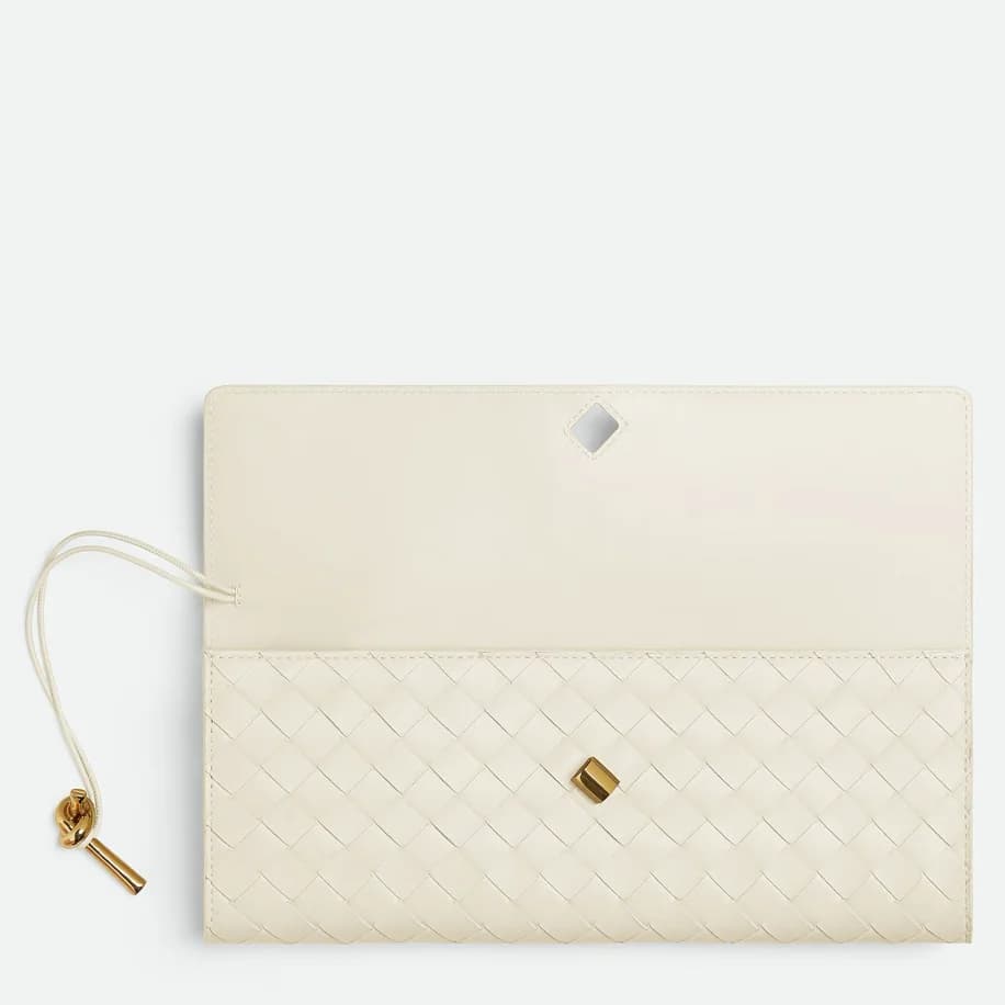 Bottega Venets Andiamo Clutch- - CREAM
