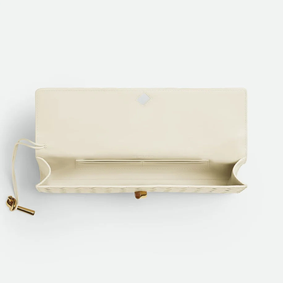 Bottega Venets Andiamo Clutch- - CREAM