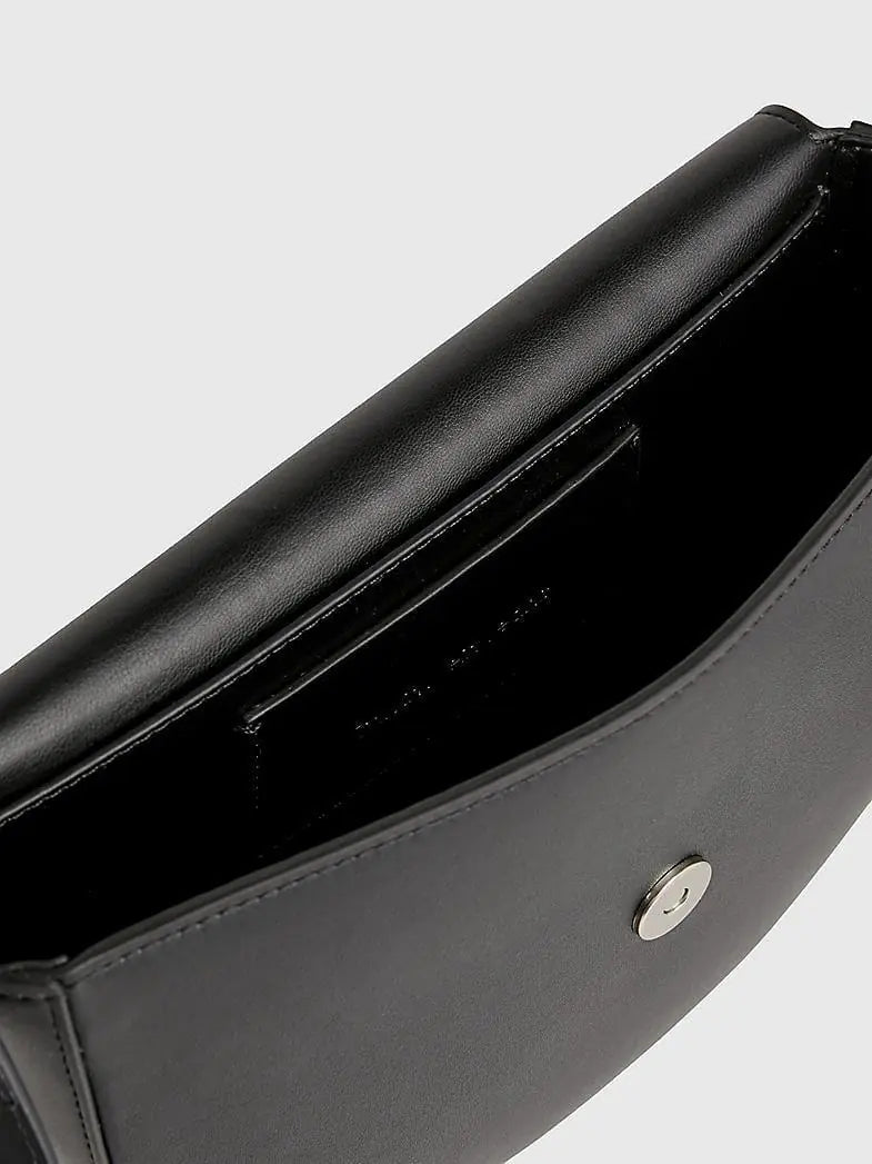 Calvin Klein Sculpted Saddle