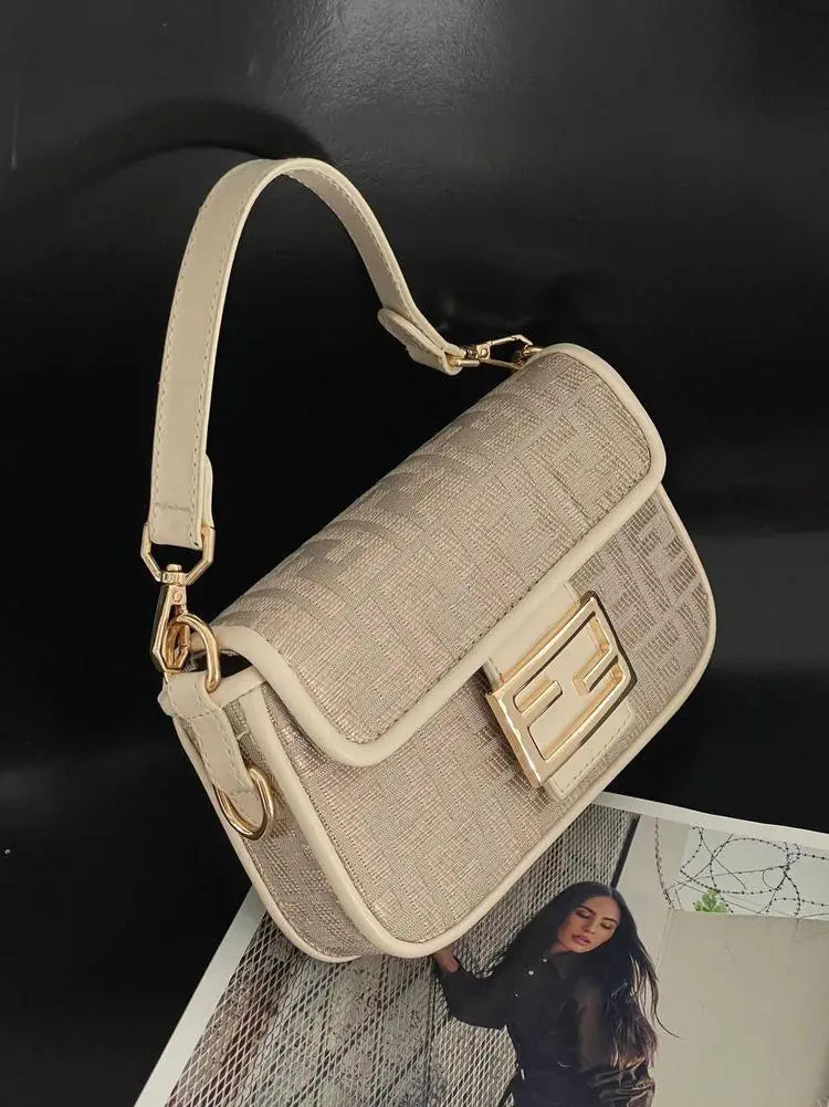 Fendi Baguette Mini- - Beige