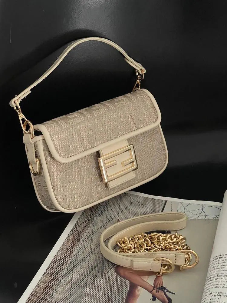Fendi Baguette Mini- - Beige
